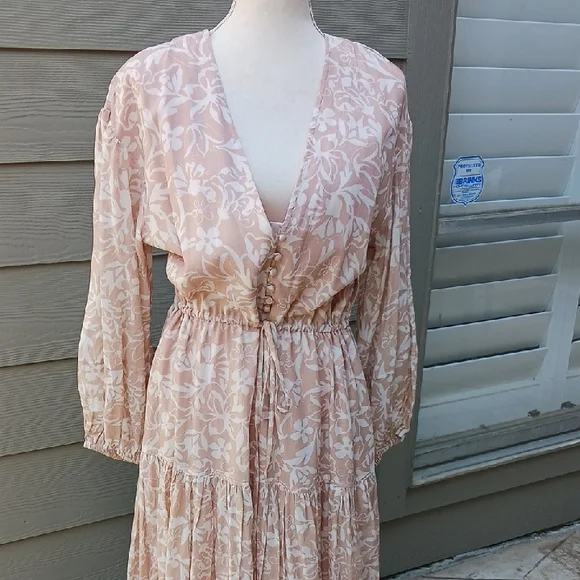 Anthropologie, light and feminine floral dress, blush pink, Size Large - Picture 3 of 6